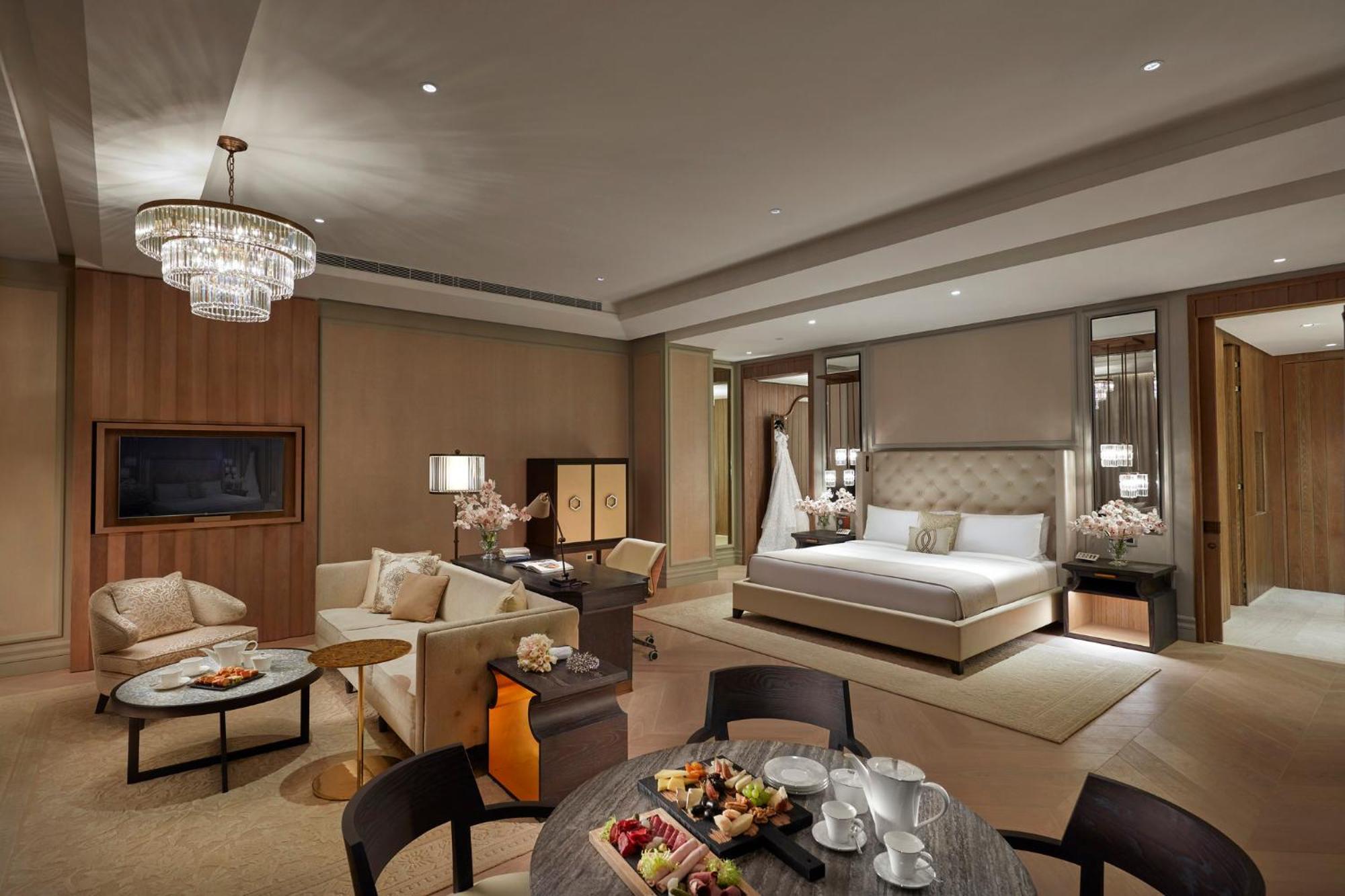 만다린 오리엔탈 주메이라 두바이 외부 사진 A suite at The Ritz-Carlton, Singapore